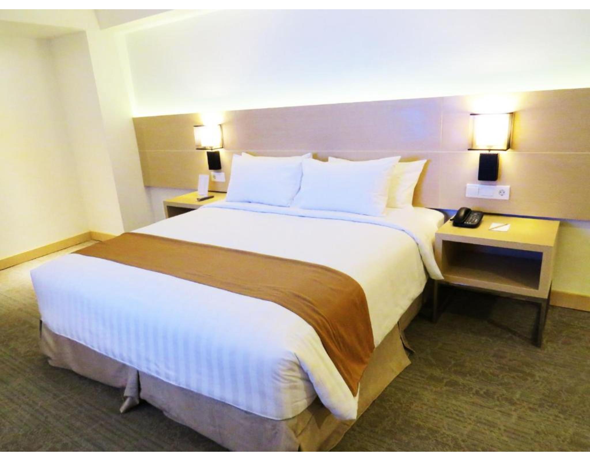 Golden City Hotel And Convention Center - Chse Certified Семаранг Экстерьер фото