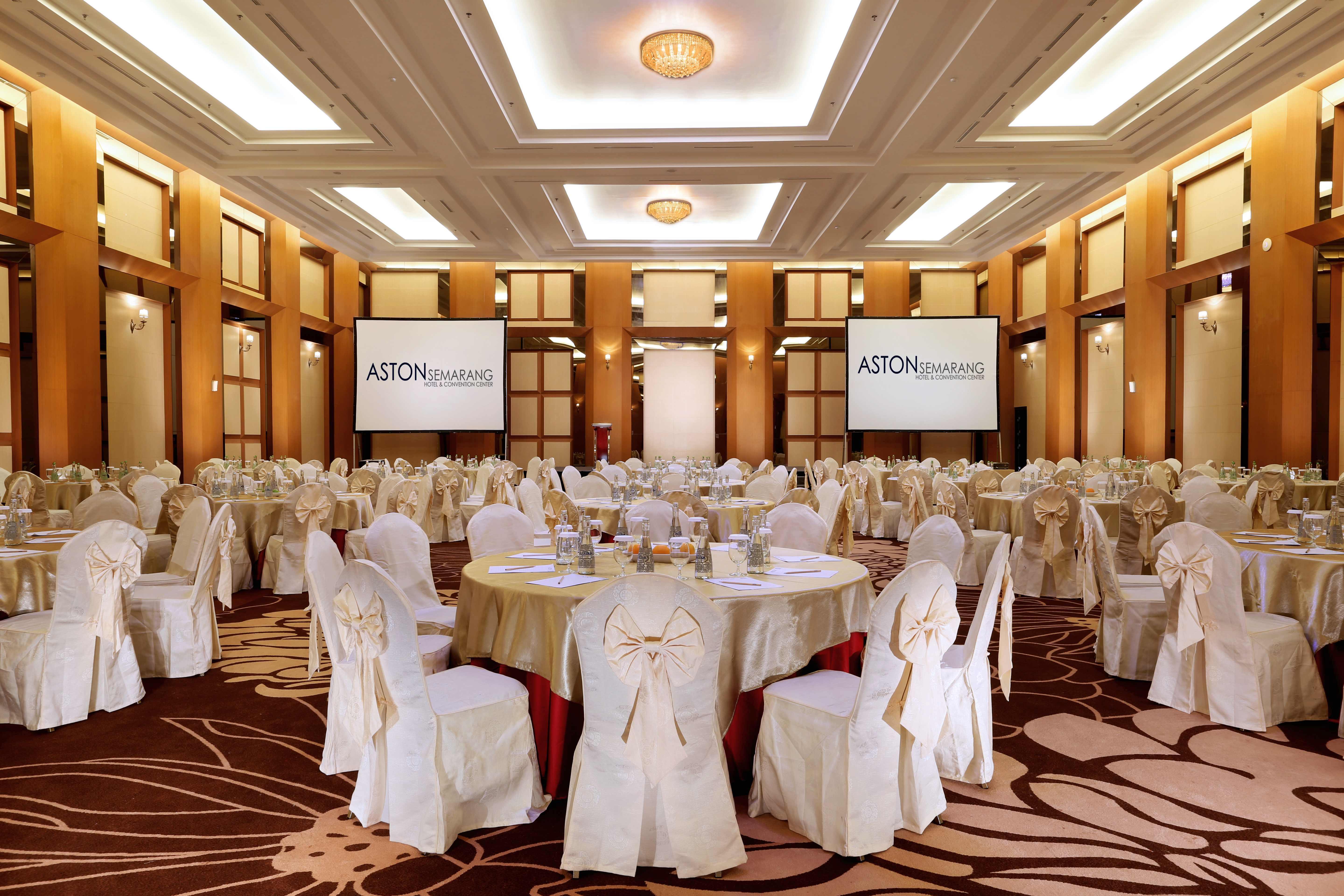 Golden City Hotel And Convention Center - Chse Certified Семаранг Экстерьер фото