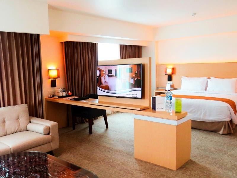 Golden City Hotel And Convention Center - Chse Certified Семаранг Экстерьер фото