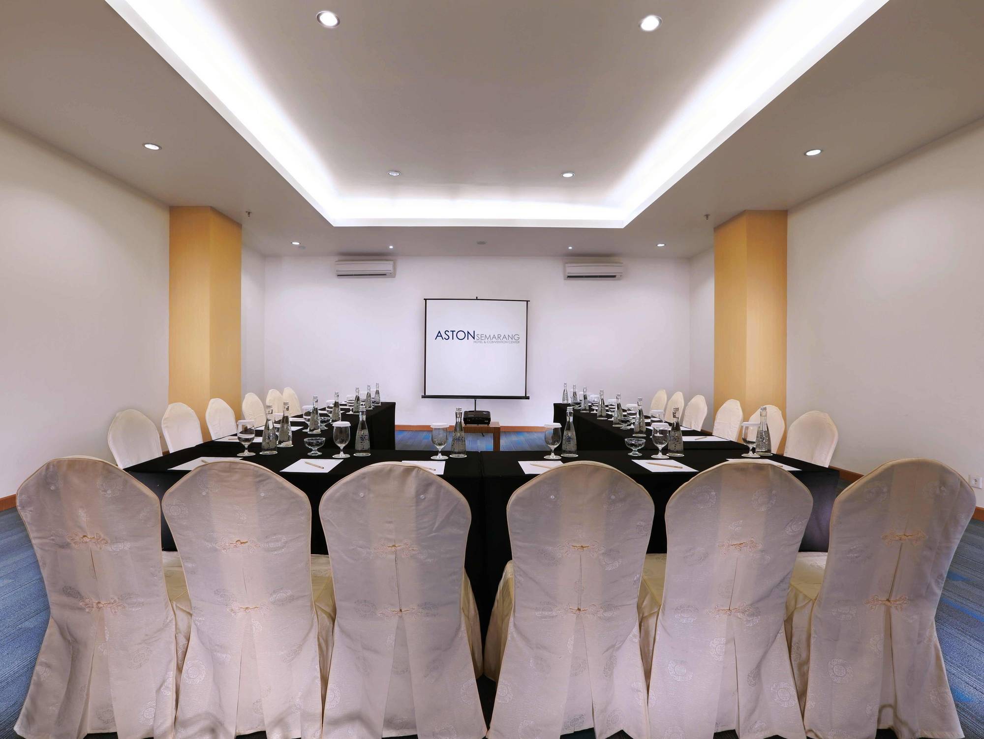 Golden City Hotel And Convention Center - Chse Certified Семаранг Экстерьер фото